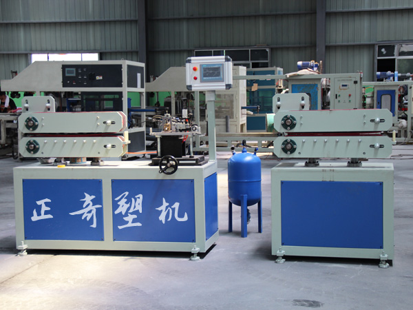 內(nèi)鑲貼片式滴灌帶設備